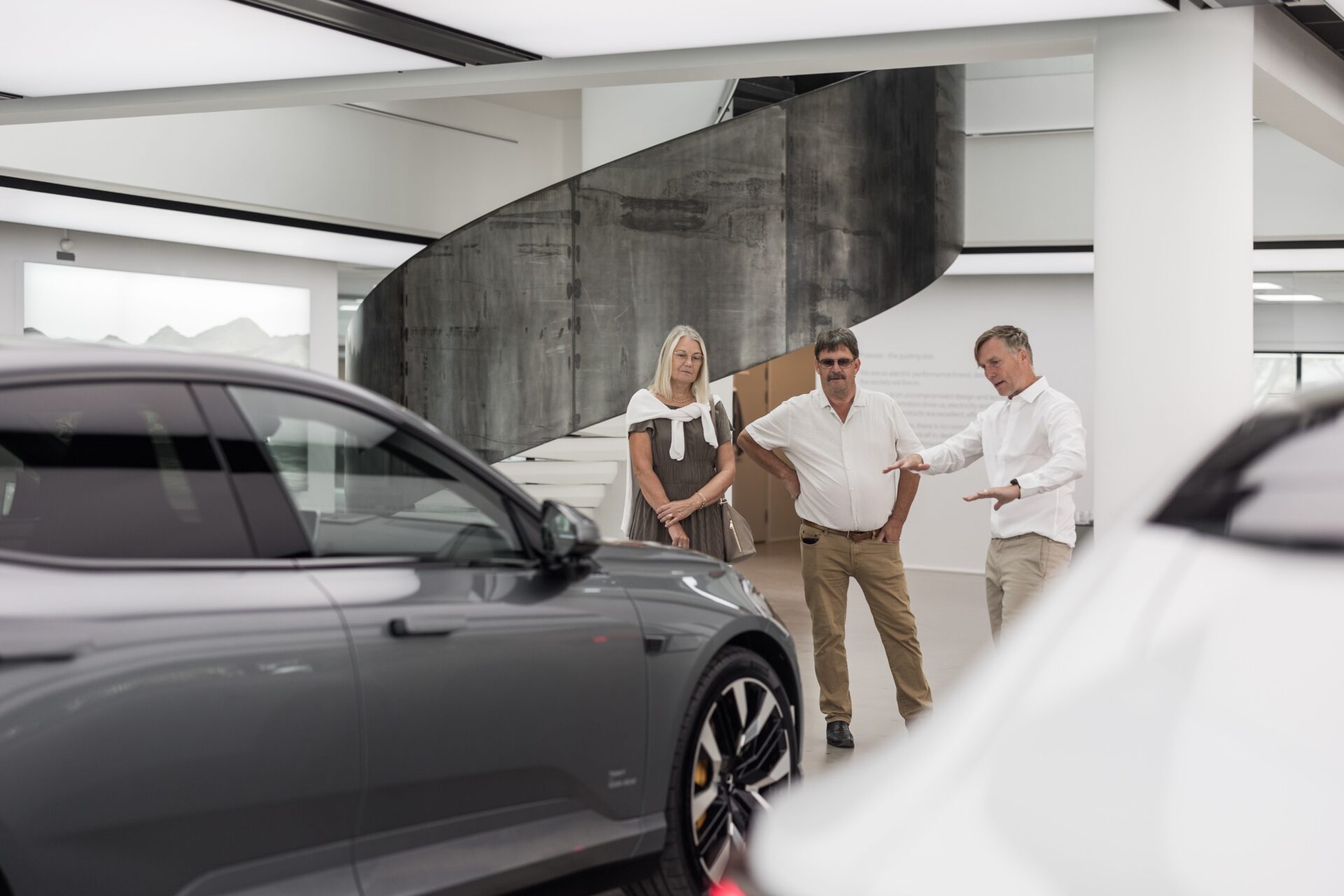 683310_20240820_Polestar_delivers_first_customer_Polestar_4_SUV_coup_s_in_Europe