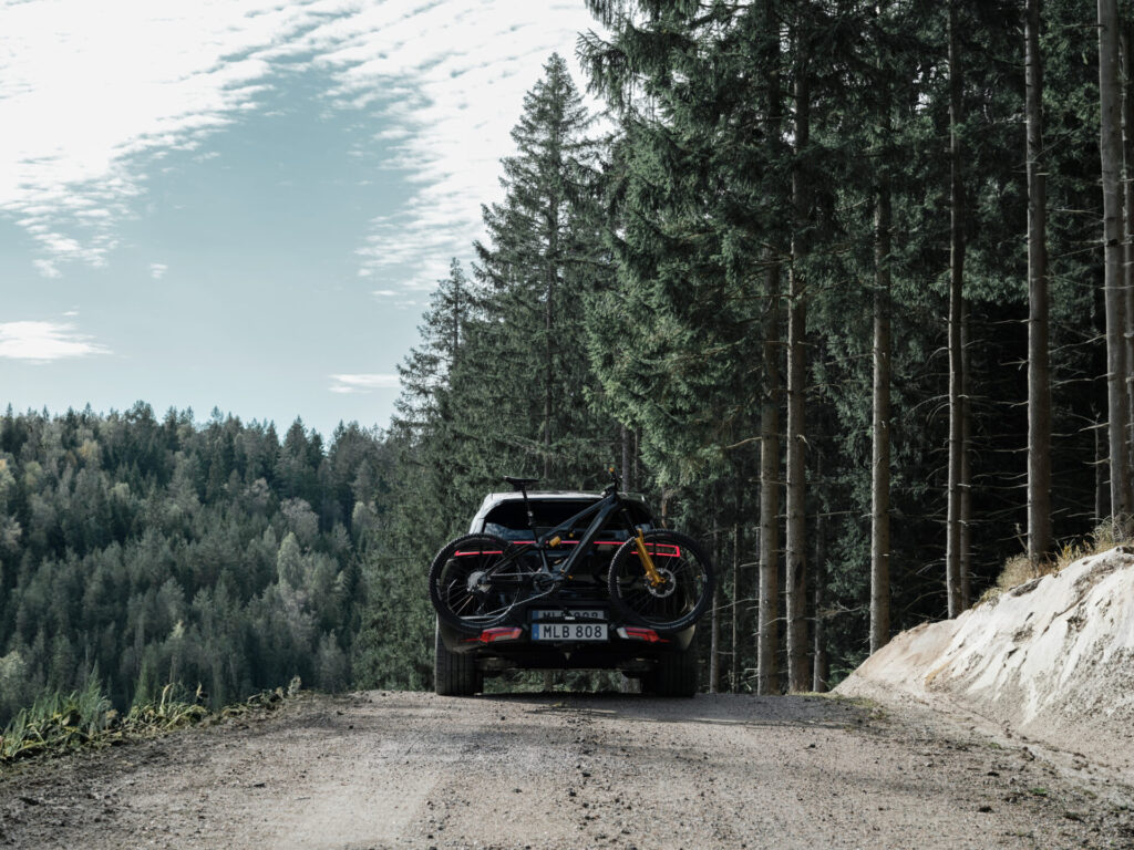 683450_20240924_Polestar_unveils_limited_edition_electric_mountain_bike_to_match_its_SUV