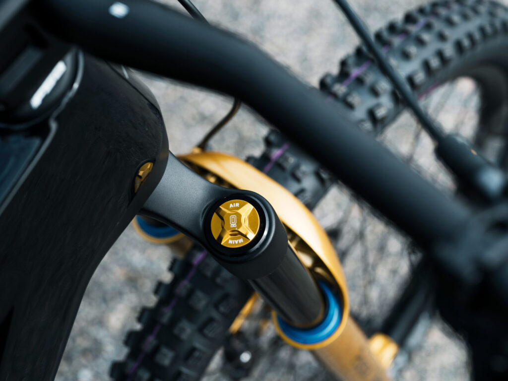 683455_20240924_Polestar_unveils_limited_edition_electric_mountain_bike_to_match_its_SUV