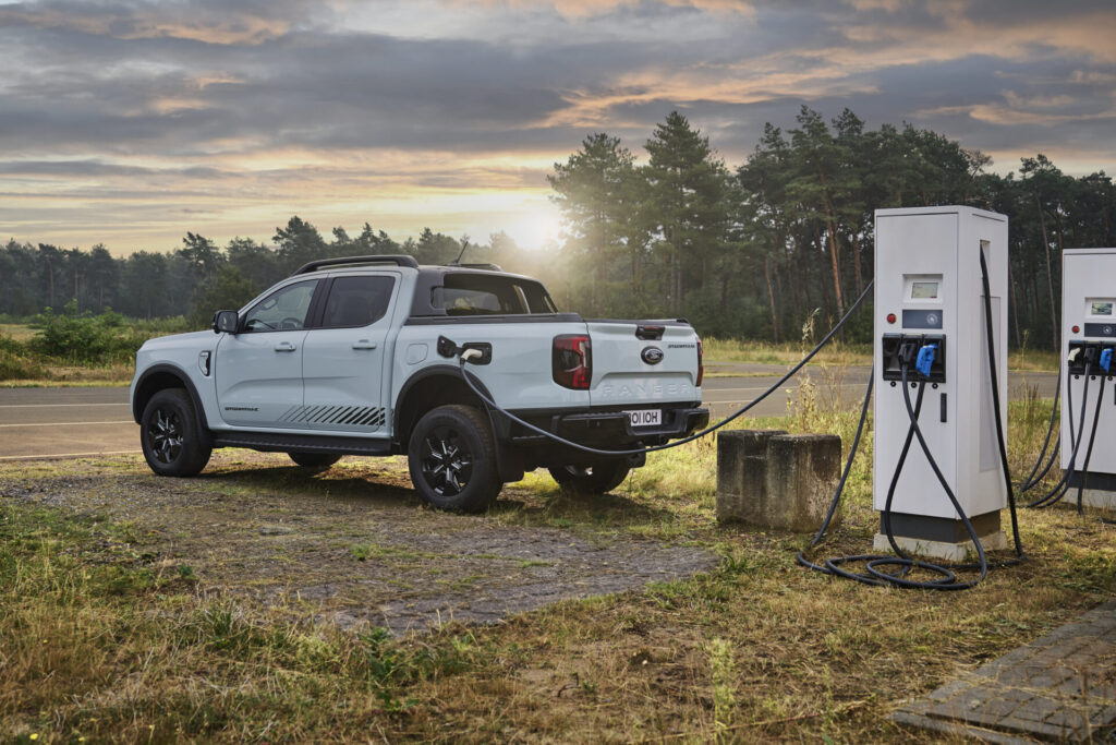 Mit einem maximalen Drehmoment von 690 Nm liefert der Ranger PHEV einen neuen Bestwert für Ford Ranger-Serienmodelle