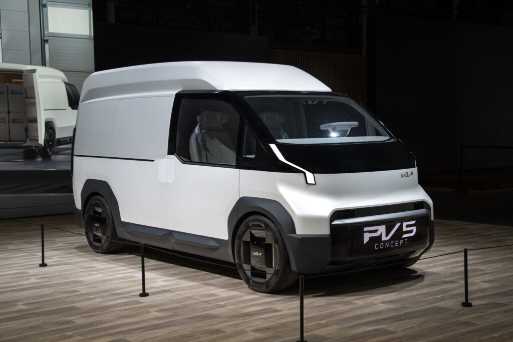 Kia_auf_der_IAA_Transportation_06_PV5_High_Roof_Concept