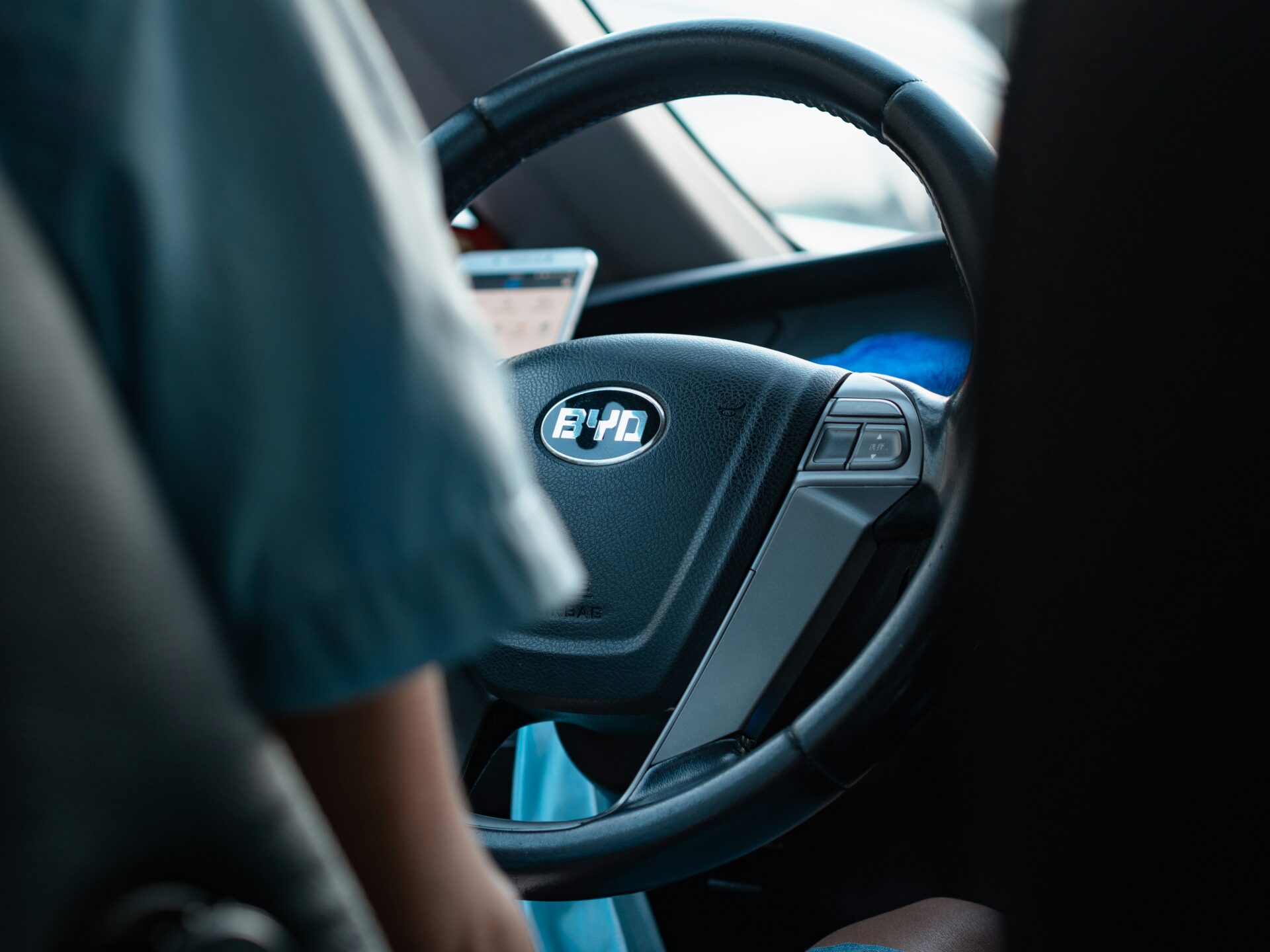 E-Auto-Hammer: BYD bringt Fahrzeug mit 2.000 km Reichweite