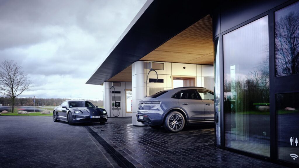 Porsche Charging Lounge, Hamburg