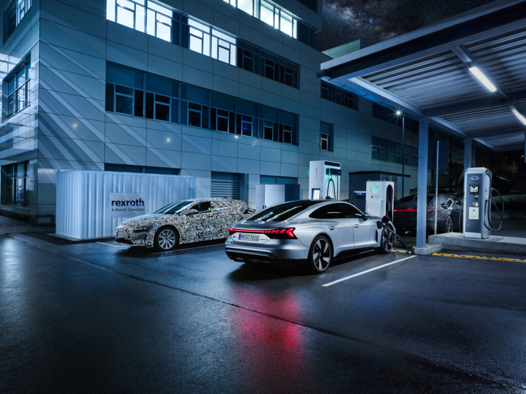 With 100 to 540 volts at its disposal, Audi uses the grid simulator to replicate power grids from around the world at its Ingolstadt site, enabling developers to test the charging performance of electric cars. Bosch Rexroth developed the flexible grid simulator – with its output of 500 kW – especially for Audi.