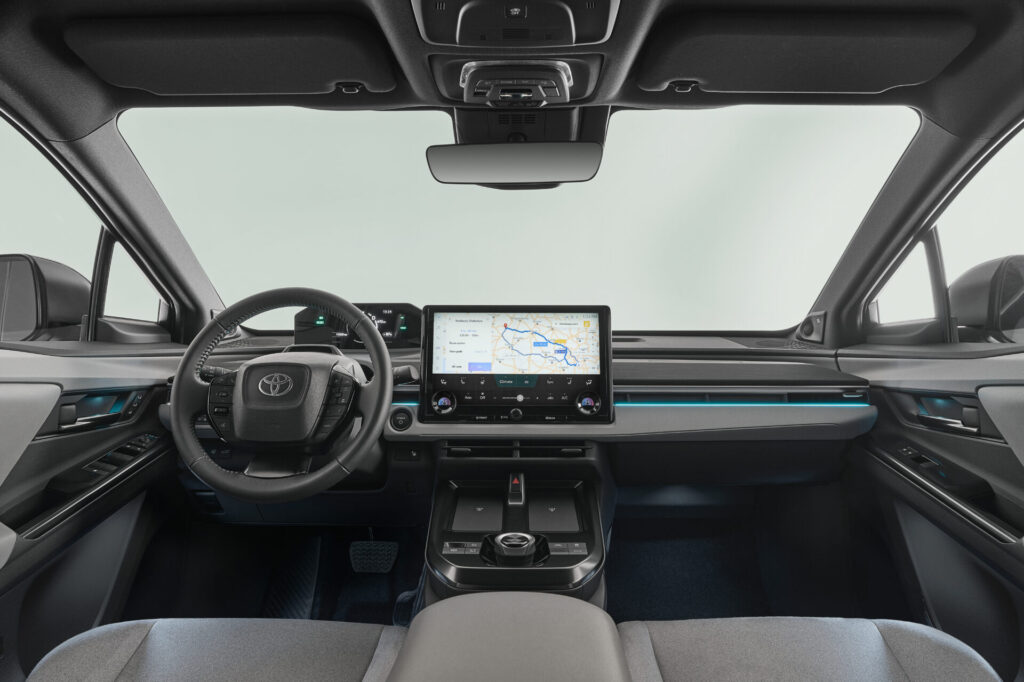 89163-2025-toyota-c-hr-interior-01