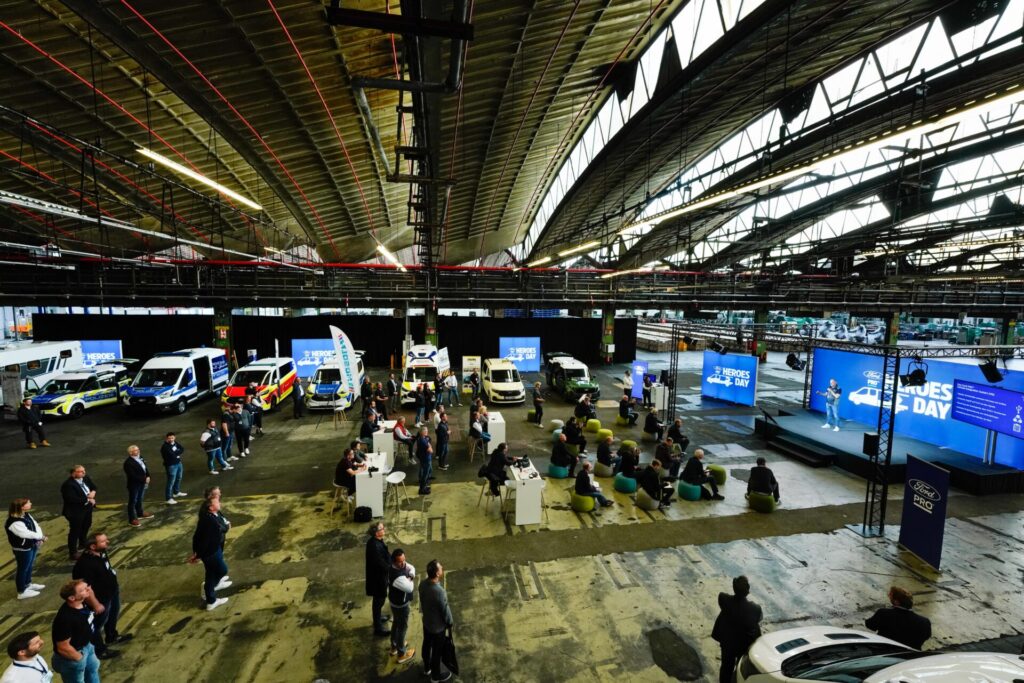 Beim Ford Pro Heroes Day präsentiert das Nutzfahrzeug-Team von Ford zusammen mit seinen Auf- und Umbaupartnern 25 Spezialfahrzeuge im Kölner Werk
Foto: Ford