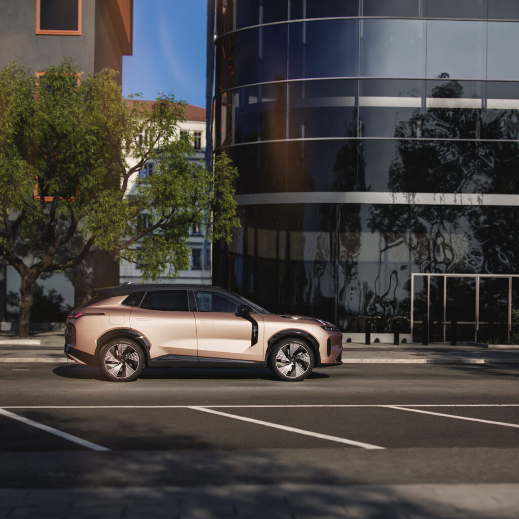 593136-LYNKCO_08EU_003_glare-c6dc19-original-1748005482