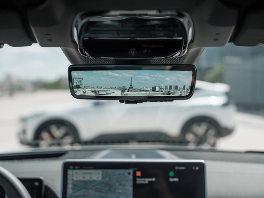 Polestar starts sales in France