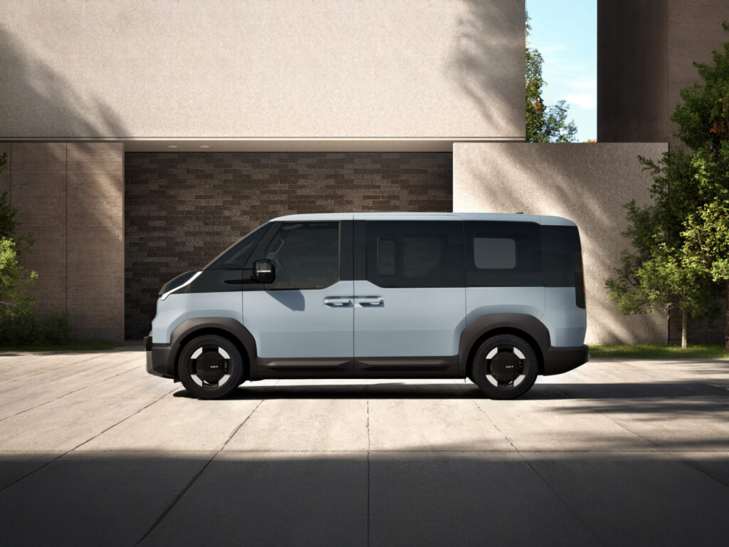 Kia_PV5_Passenger_01