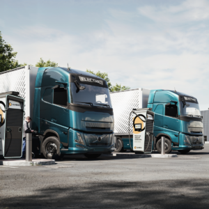 Praxischeck E-Lkw: Laden im Depot und unterwegs im Überblick.