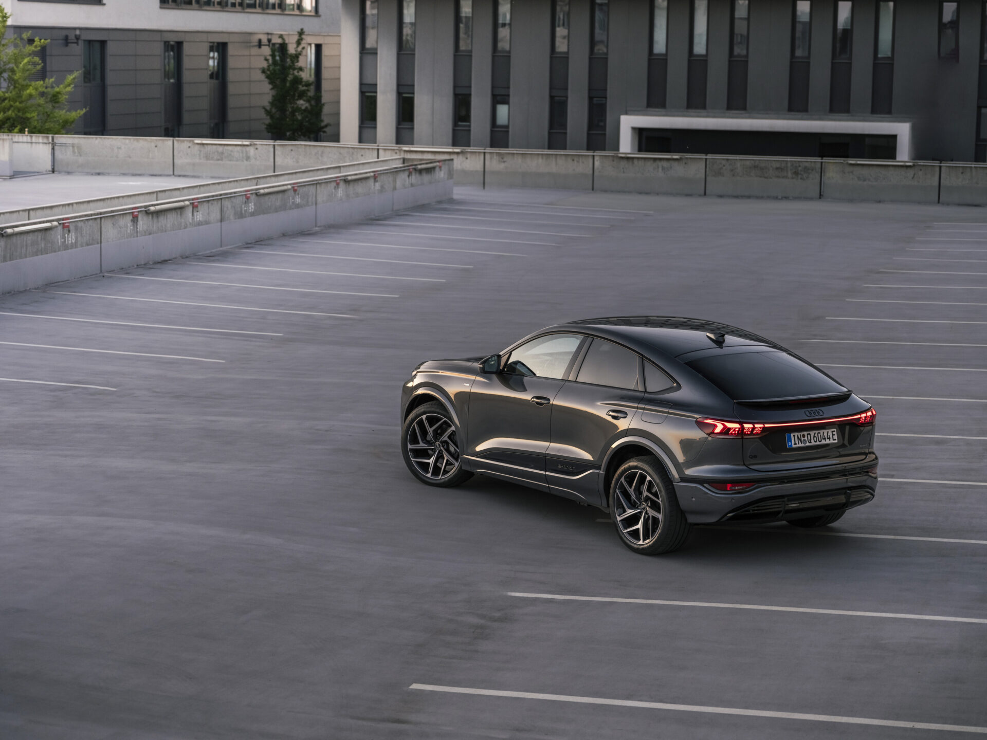 Audi Q6 Sportback e-tron: Der Langstrecken-Stromer für Urlaubs- und Abenteuerfahrten
