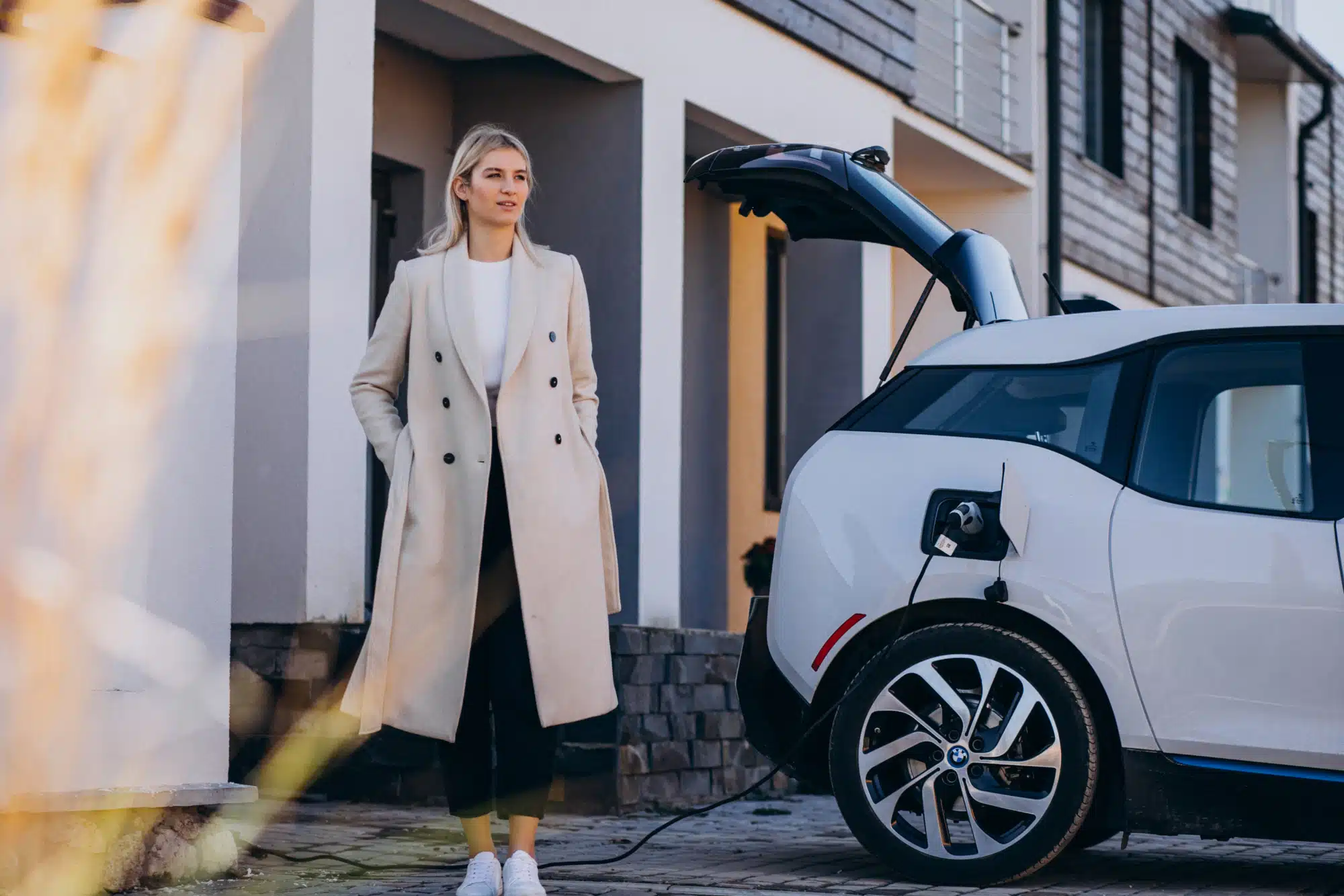 Digitale Innovationen in der betrieblichen Mobilität Neue Vorgaben für Heimladekosten beim Laden von Dienstwagen