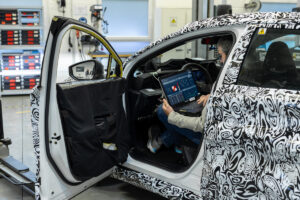 Mercedes,Spurwechsel