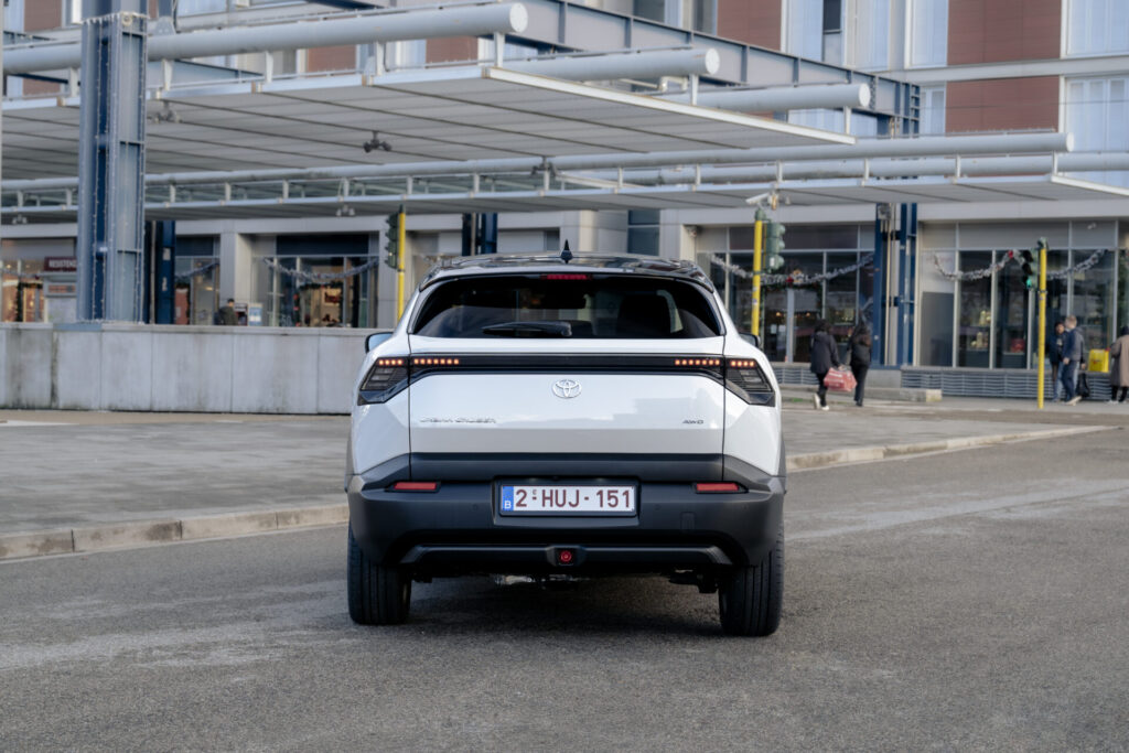 Toyota Urban Cruiser 93139-2026toyota-urban-cruiserlunar-white-awdstatic003