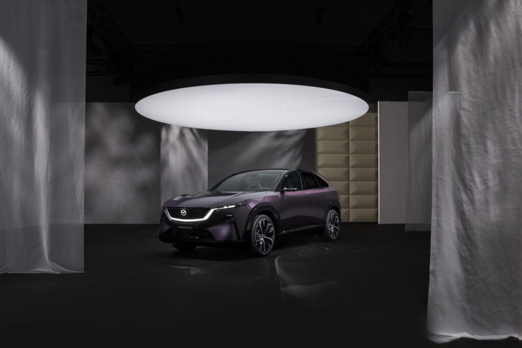 Mazda CX-6e mazda_cx-6e_germany_nv_still_03