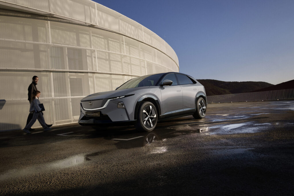 Mazda CX-6e mazda_cx-6e_global_ag_still_10_until8thjan2031