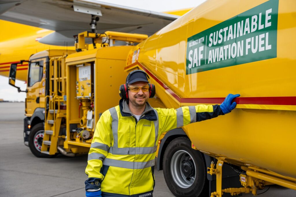 Contact: internalhub@dhl.com