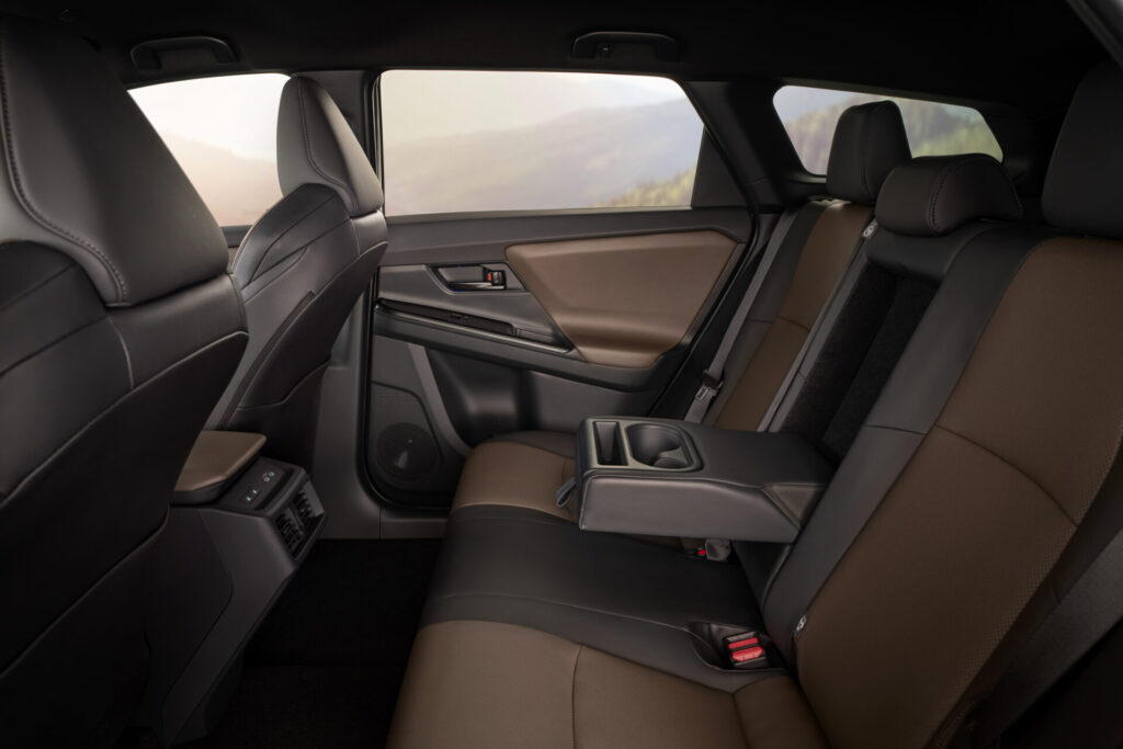 90196-2025bz4x-touringint14